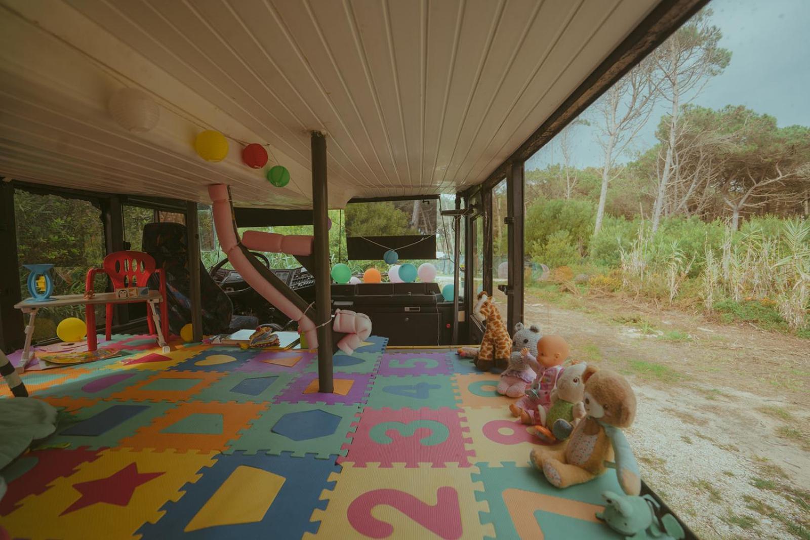 The Amazing Inacio Bus Converted Home シントラ エクステリア 写真