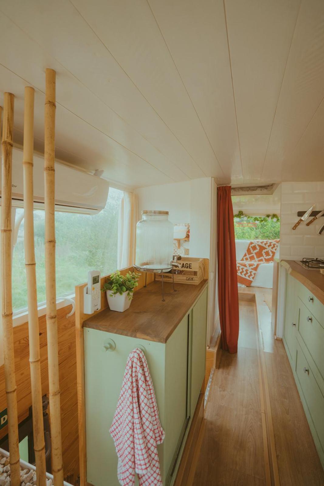 The Amazing Inacio Bus Converted Home シントラ エクステリア 写真